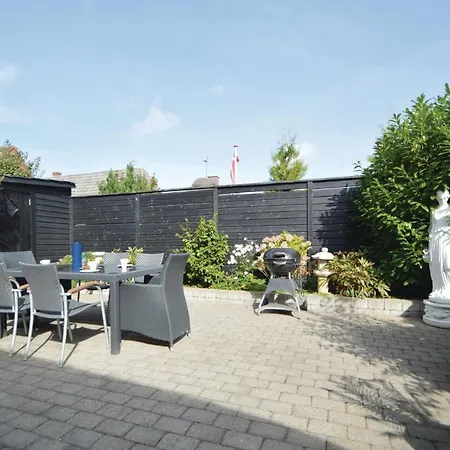 Дом отдыха Three-bedroom In *