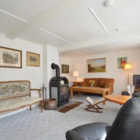 Hébergement de vacances Three-bedroom In *