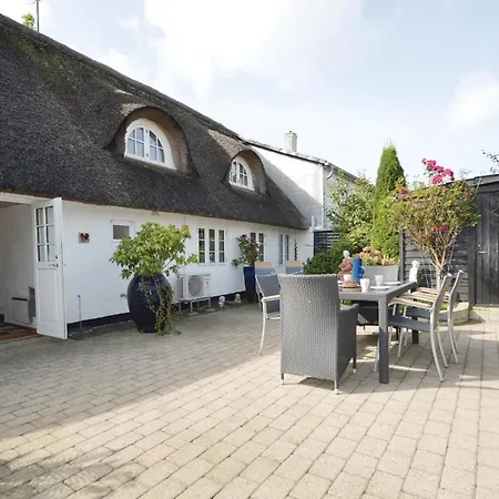 Three-bedroom In * Højer